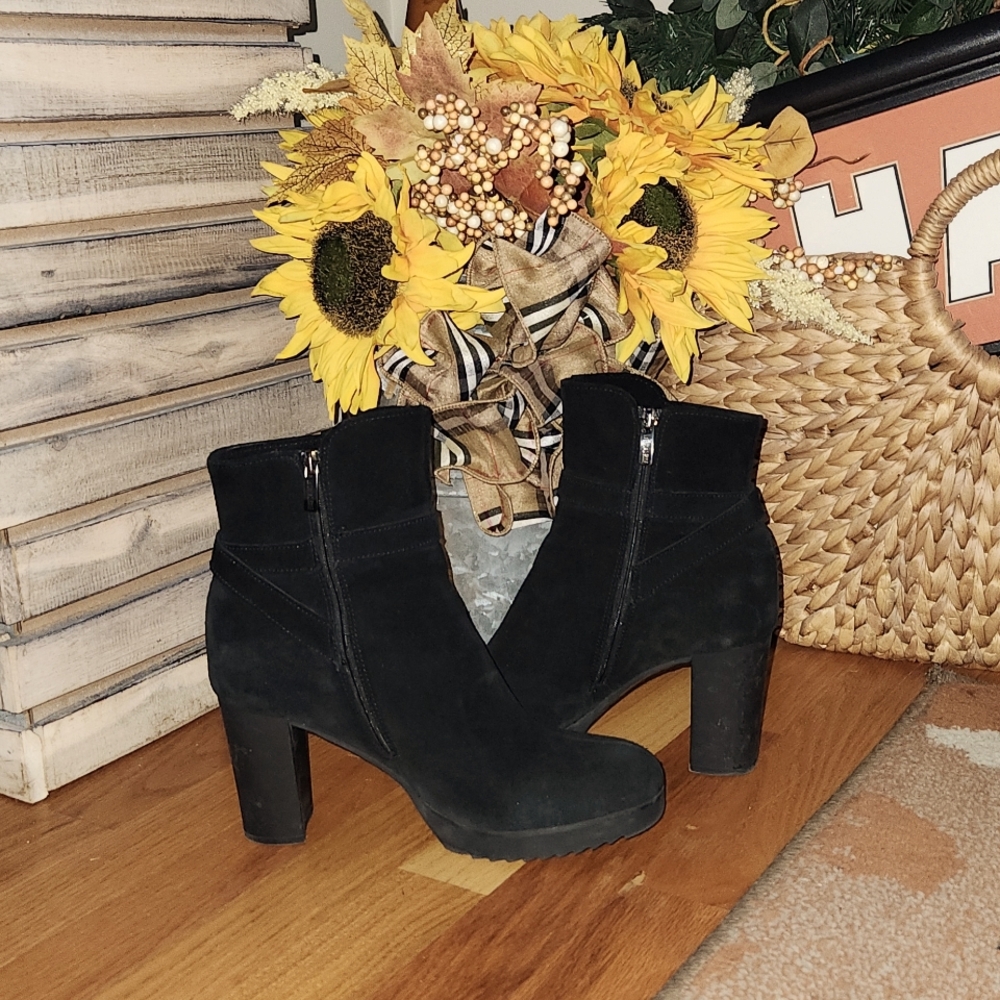 LaCanadienne Black Suede Bootie